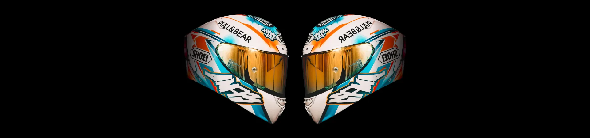  Dos cascos de motos, uno frente a otro, sobre fondo oscuro, imagen promocional de VidaMoto.Shop 